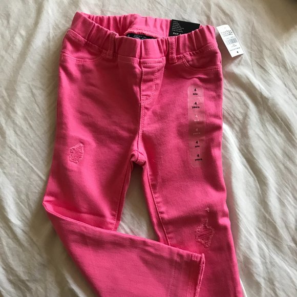 🎉2/$30 SALE🎉NWT GAP Pink Distressed Jeggings - 4 - Picture 2 of 3